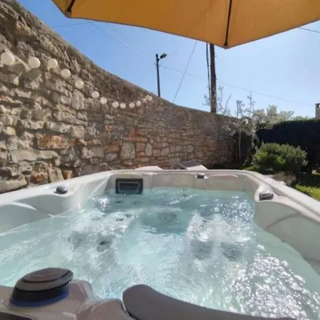 Lägenhet With Whirlpool And Bbq Near Porec
